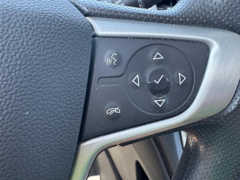 GMC Acadia Vehicle Image 15