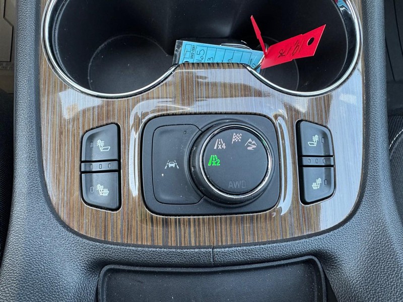 GMC Acadia Vehicle Image 20