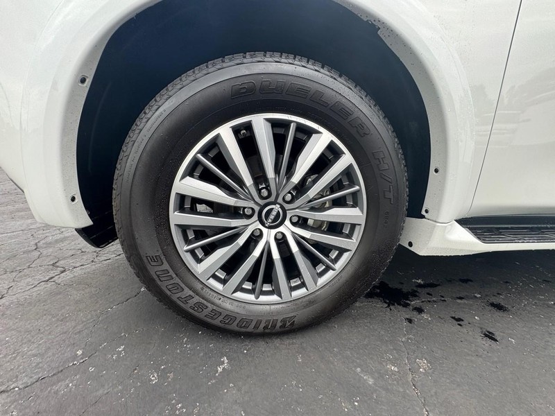 Nissan Armada Vehicle Image 09