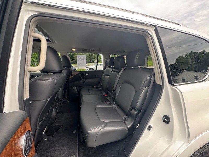 Nissan Armada Vehicle Image 13
