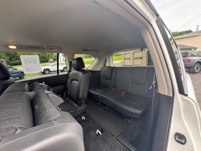 Nissan Armada Vehicle Image 14