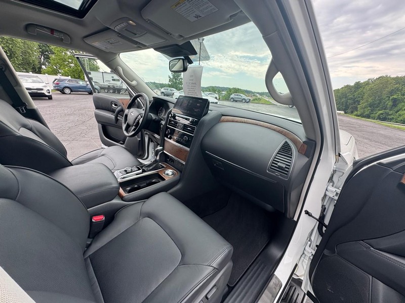 Nissan Armada Vehicle Image 16