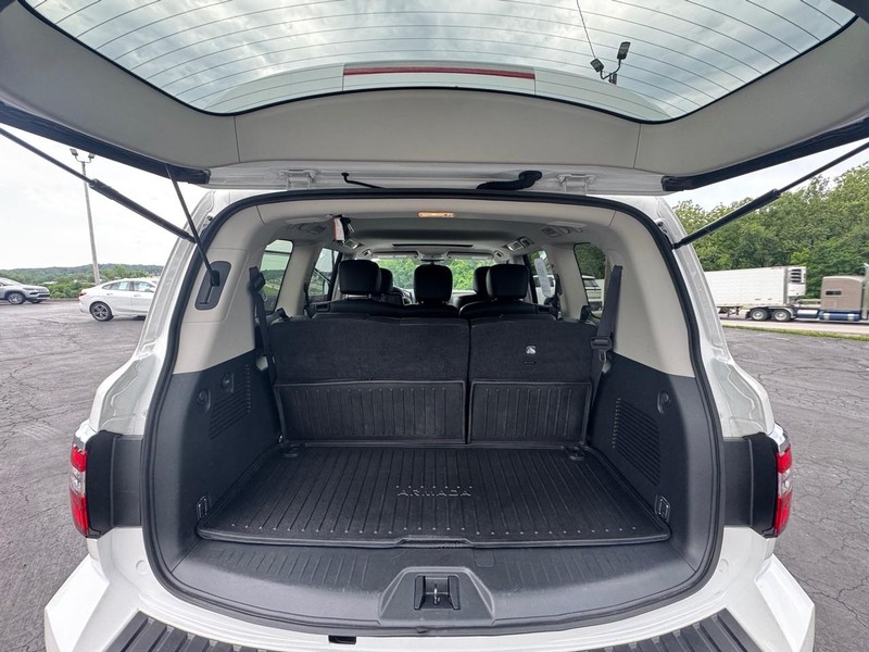 Nissan Armada Vehicle Image 17