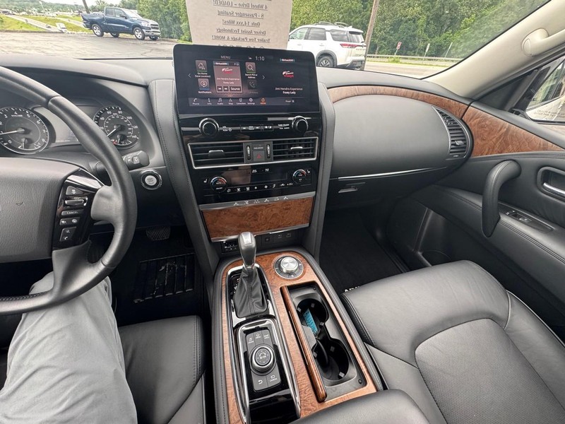 Nissan Armada Vehicle Image 22