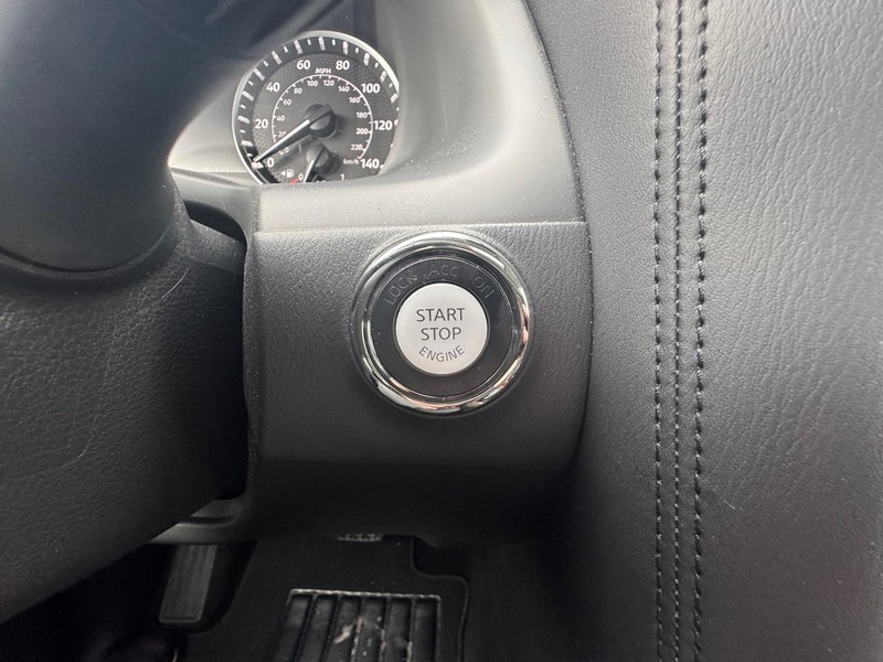 Nissan Armada Vehicle Image 23