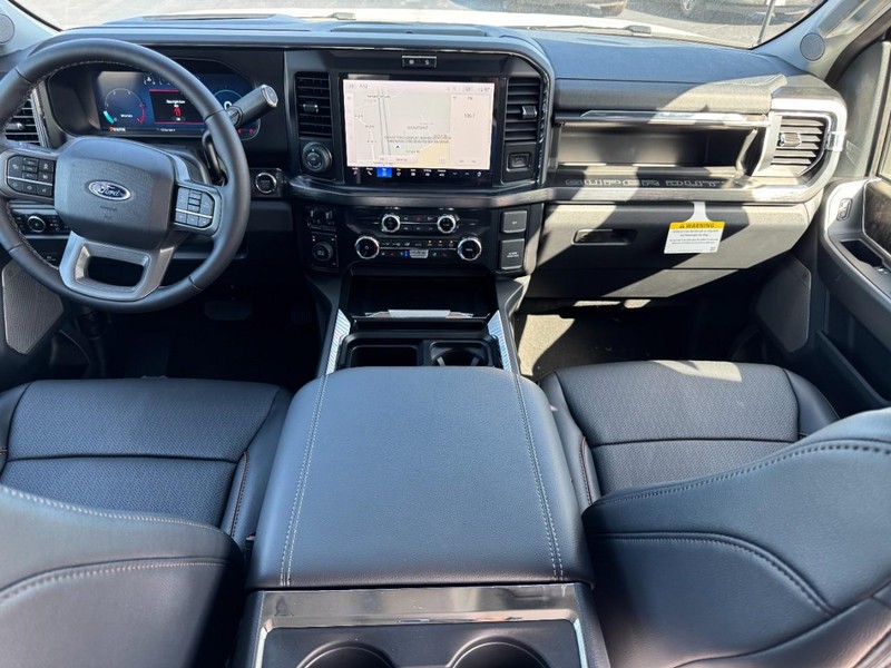 Ford Super Duty F-350 DRW Vehicle Image 07