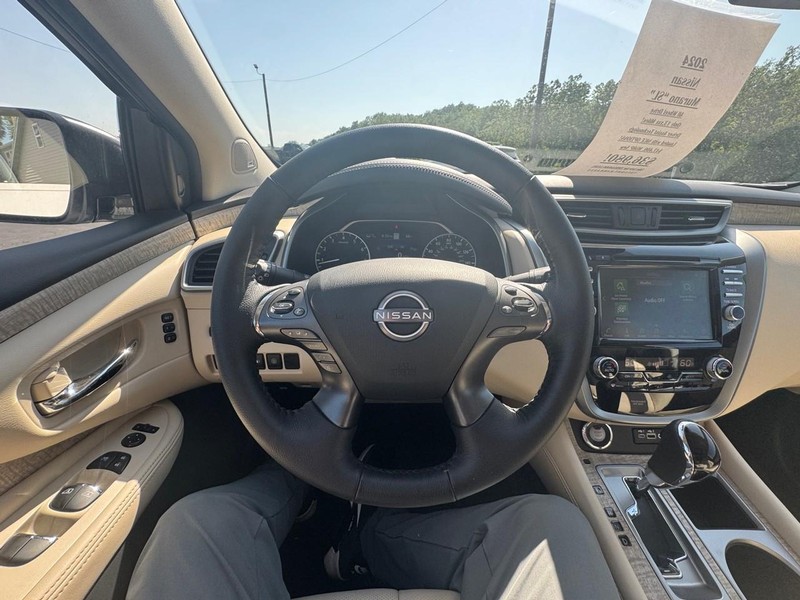 Nissan Murano Vehicle Image 13