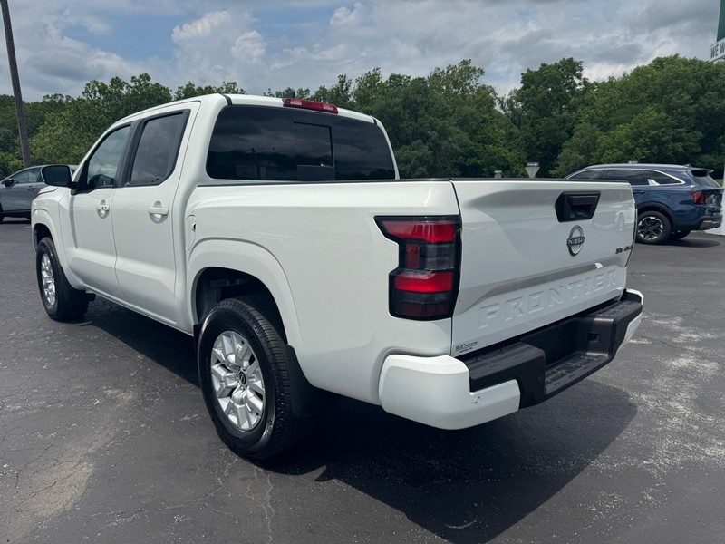 Nissan Frontier Vehicle Image 04