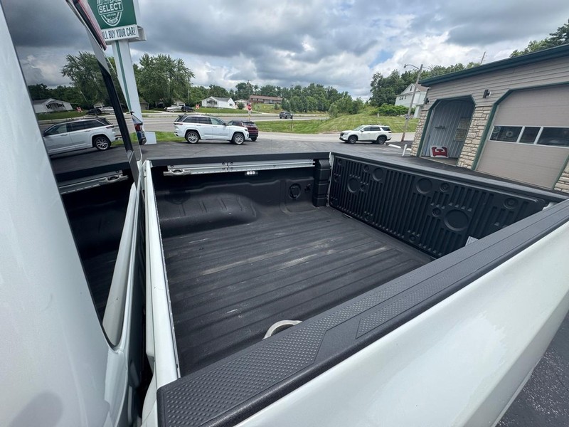 Nissan Frontier Vehicle Image 10
