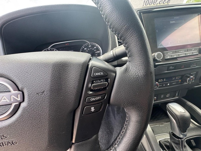 Nissan Frontier Vehicle Image 12