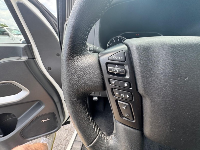 Nissan Frontier Vehicle Image 13