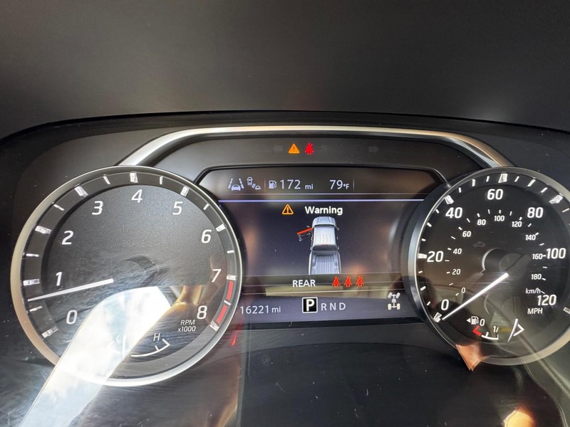 Nissan Frontier Vehicle Image 14