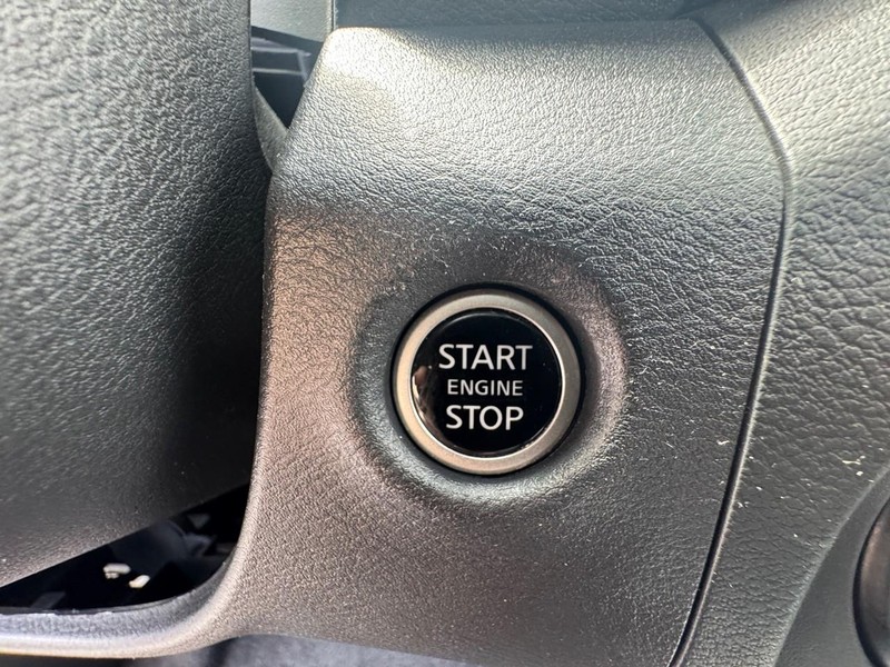 Nissan Frontier Vehicle Image 17