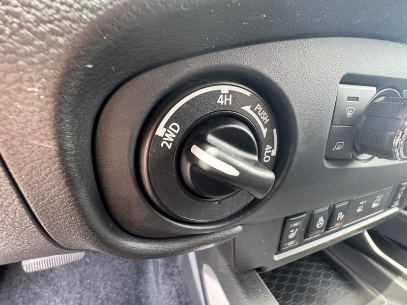 Nissan Frontier Vehicle Image 18