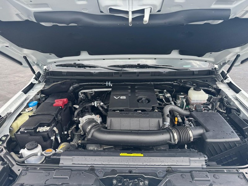 Nissan Frontier Vehicle Image 21