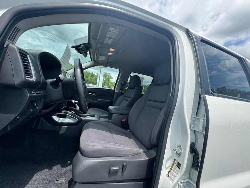 Nissan Frontier Vehicle Image 23