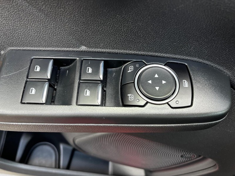 Ford Escape Vehicle Image 14