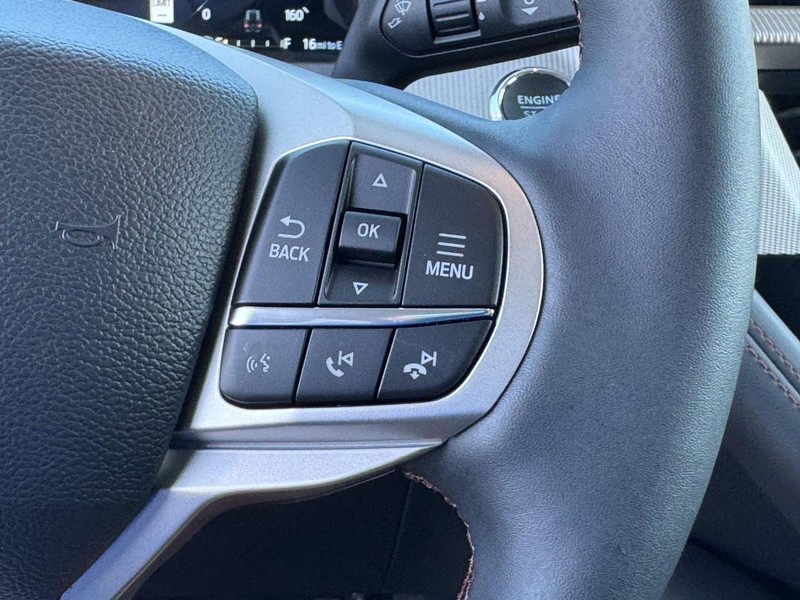 Ford Explorer Vehicle Image 15