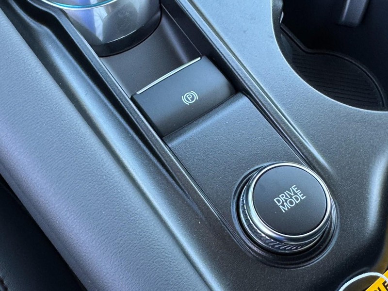 Ford Explorer Vehicle Image 18