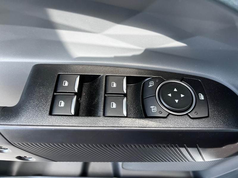 Ford Maverick Vehicle Image 08