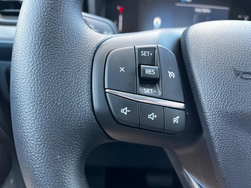 Ford Maverick Vehicle Image 10