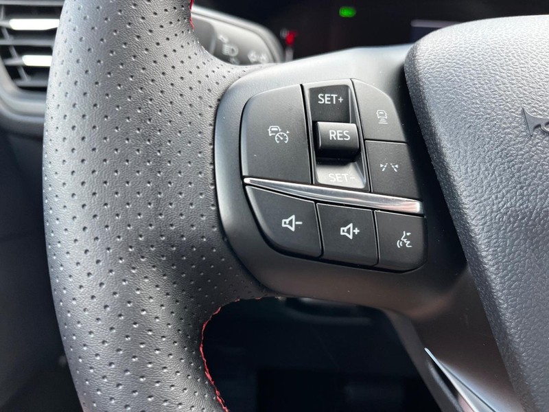 Ford Escape Vehicle Image 10