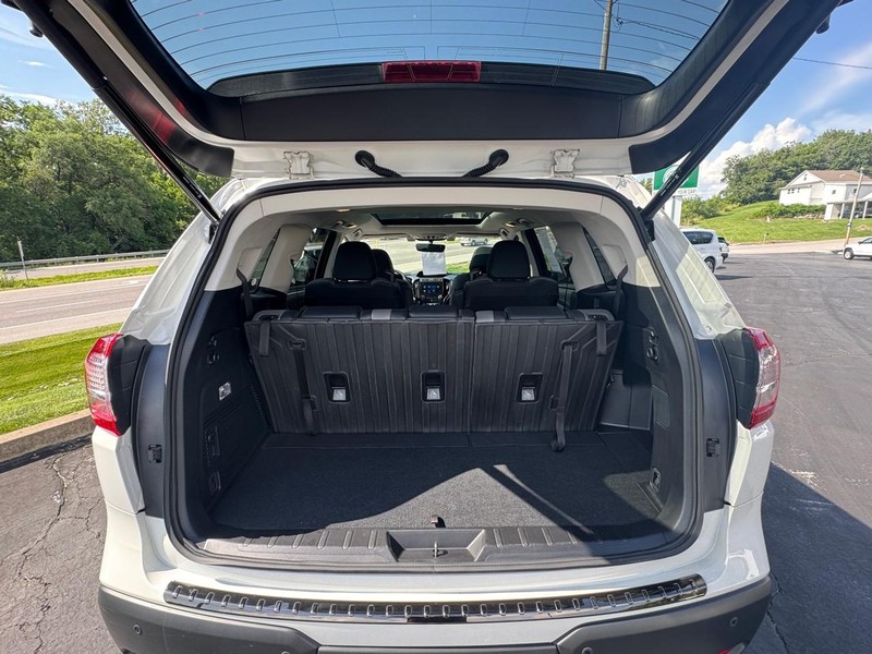 Subaru Ascent Vehicle Image 13
