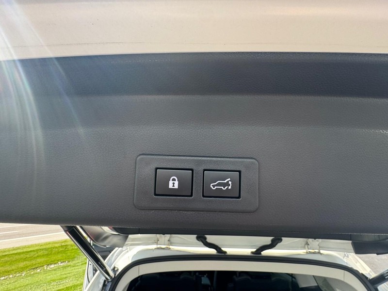 Subaru Ascent Vehicle Image 14