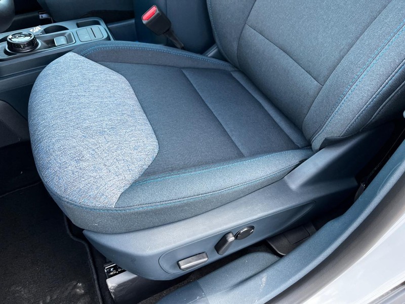 Ford Maverick Vehicle Image 09