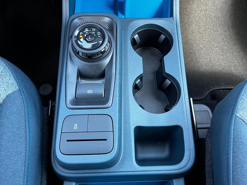 Ford Maverick Vehicle Image 13