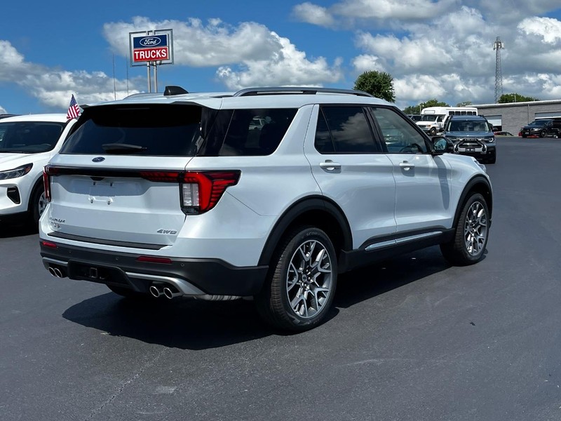 Ford Explorer Vehicle Image 03
