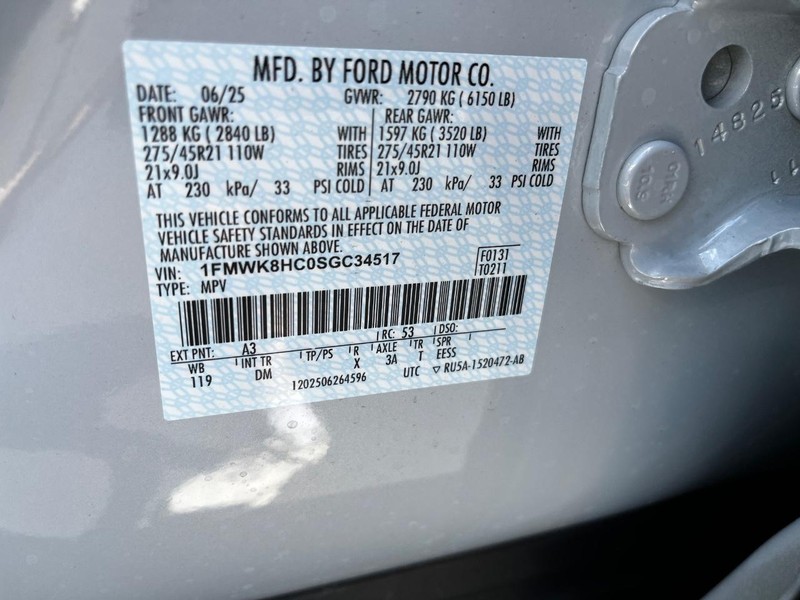Ford Explorer Vehicle Image 19