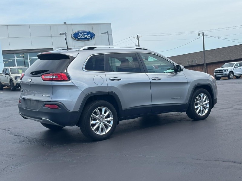 Jeep Cherokee Vehicle Image 03