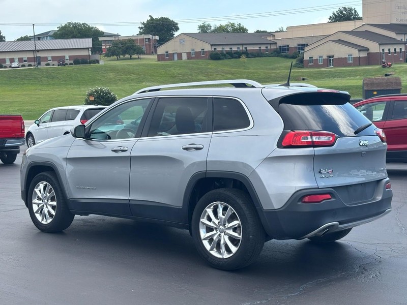 Jeep Cherokee Vehicle Image 06