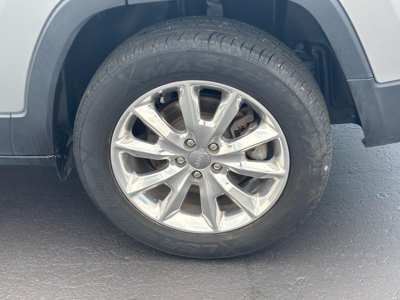 Jeep Cherokee Vehicle Image 07
