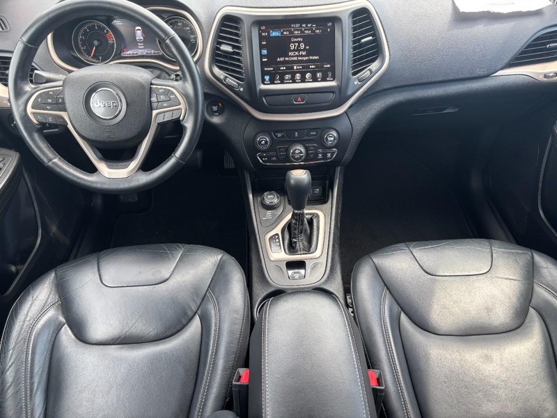 Jeep Cherokee Vehicle Image 11