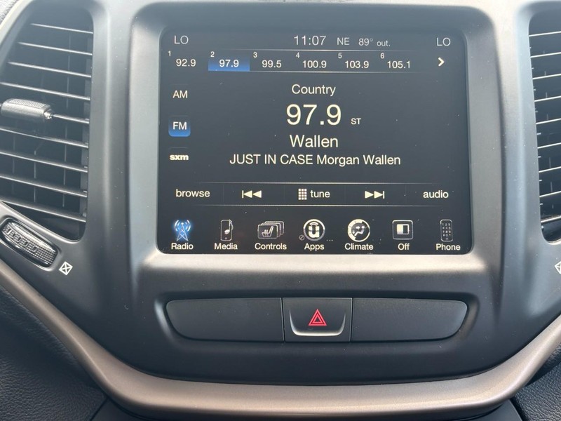 Jeep Cherokee Vehicle Image 13