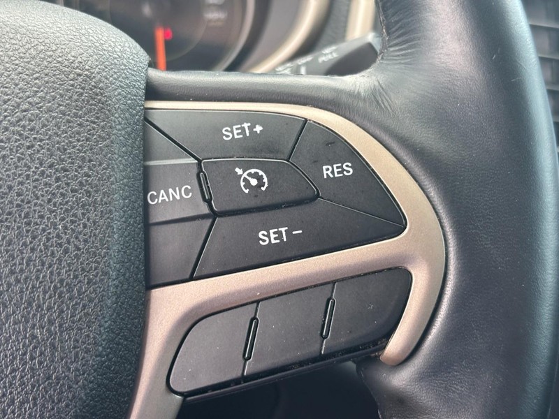 Jeep Cherokee Vehicle Image 18