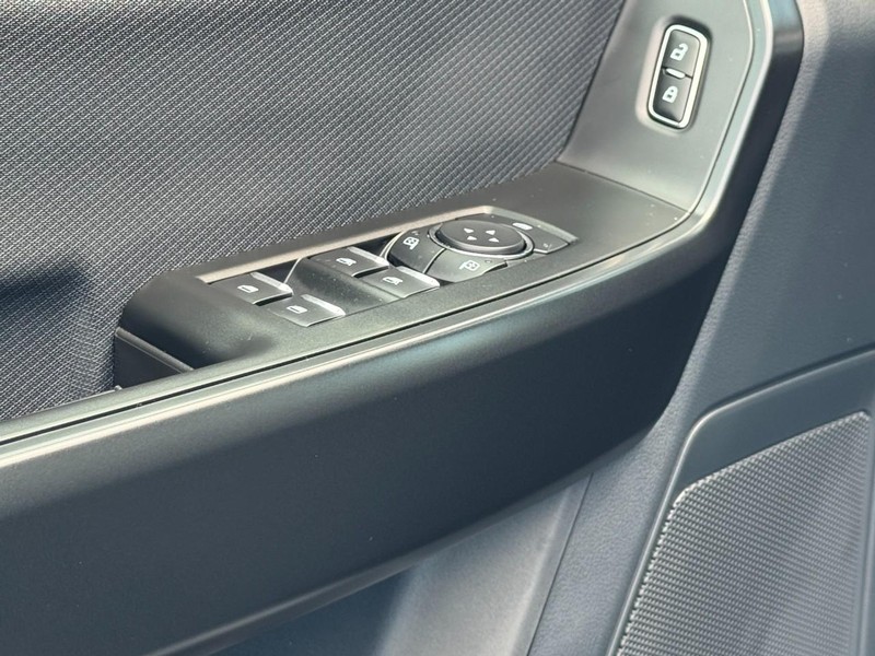 Ford F-150 Vehicle Image 12