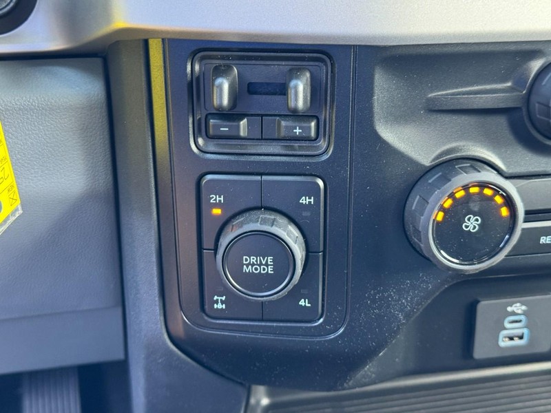 Ford Super Duty F-350 SRW Vehicle Image 17