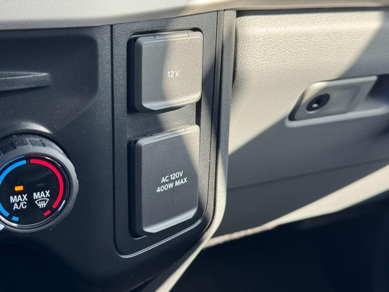 Ford Super Duty F-350 SRW Vehicle Image 19