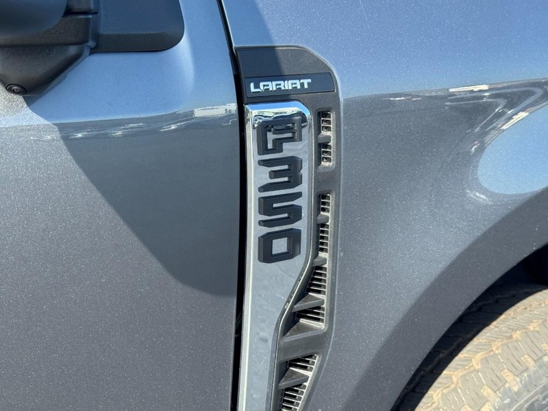 Ford Super Duty F-350 SRW Vehicle Image 13