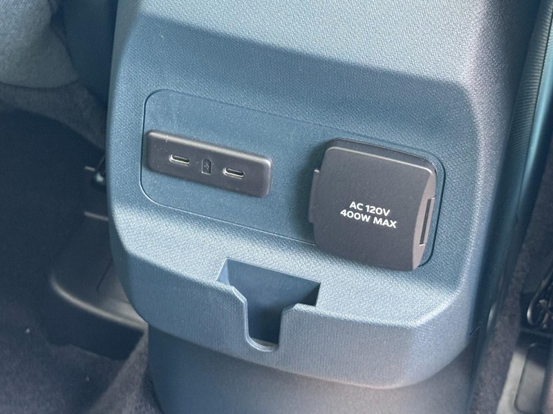 Ford Maverick Vehicle Image 10