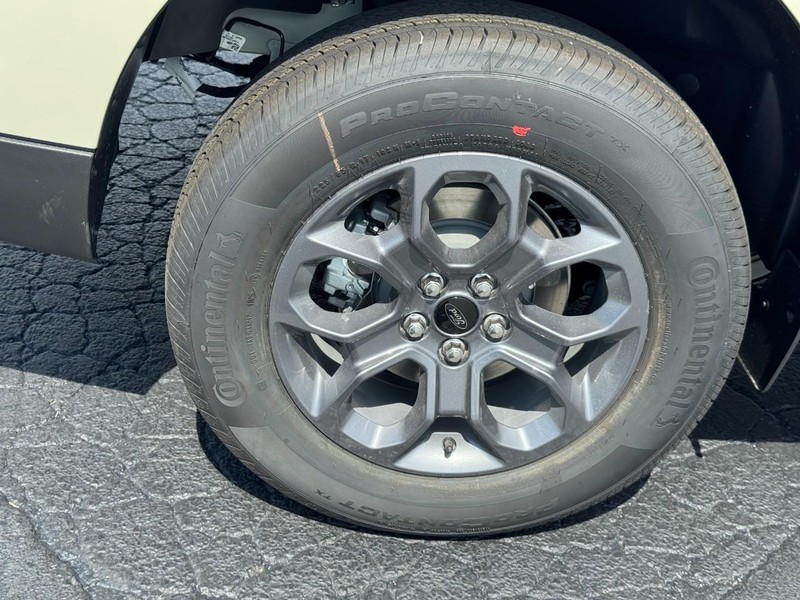 Ford Maverick Vehicle Image 04