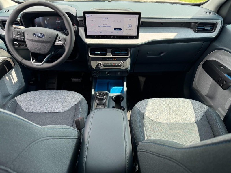 Ford Maverick Vehicle Image 06