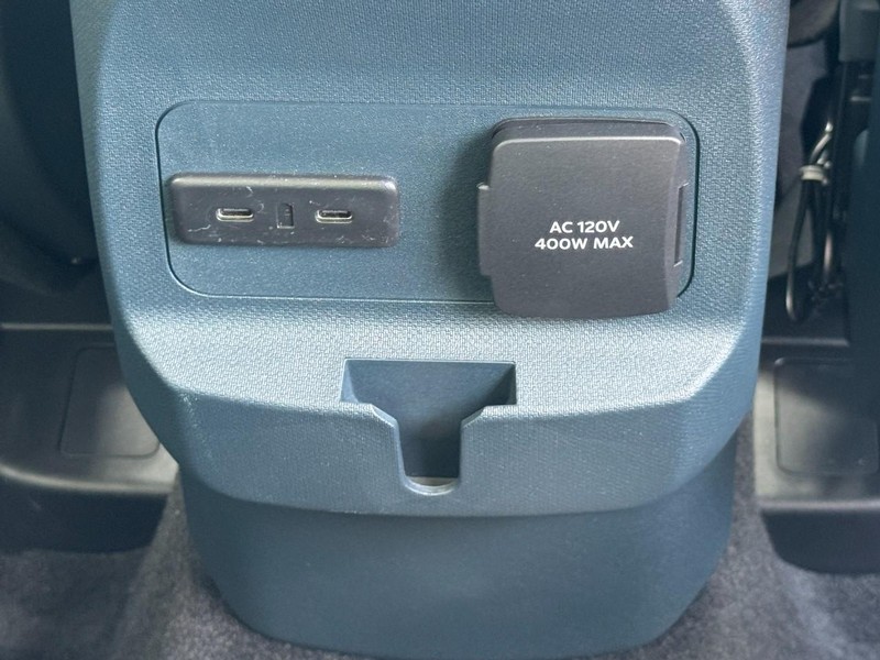 Ford Maverick Vehicle Image 10