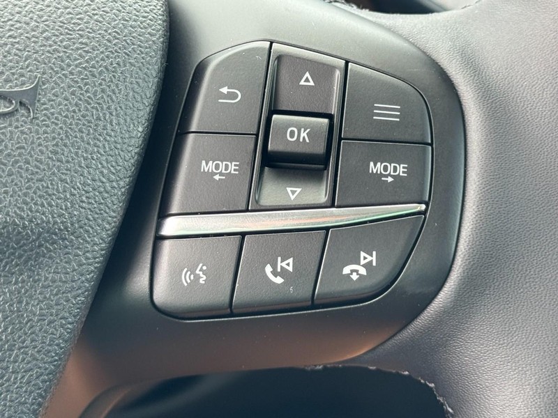 Ford Maverick Vehicle Image 14