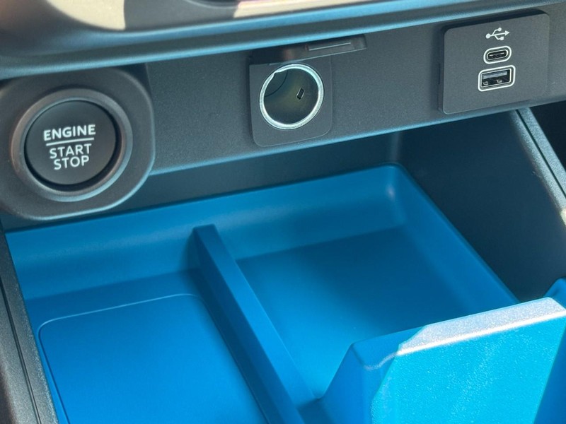 Ford Maverick Vehicle Image 15
