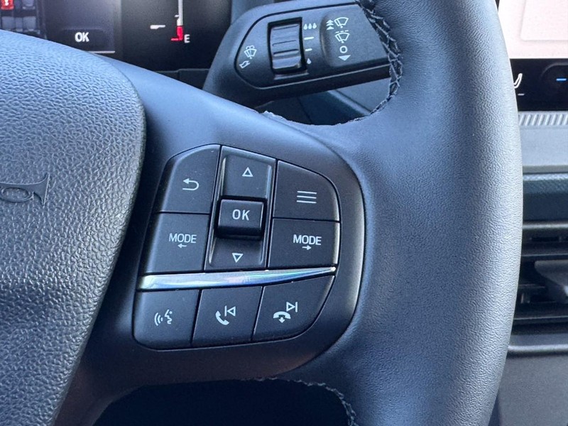 Ford Maverick Vehicle Image 14