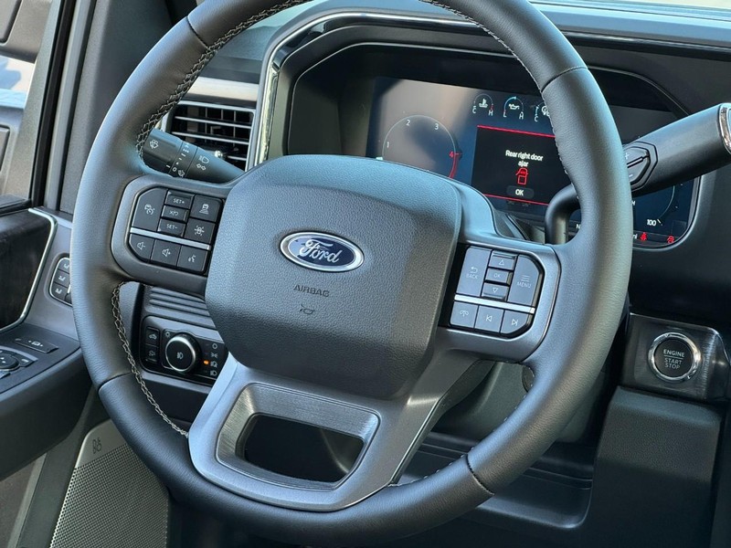 Ford Super Duty F-350 SRW Vehicle Image 08